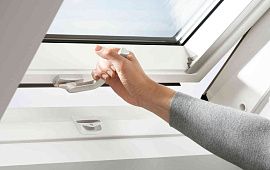 VELUX GLU 0051b ПРЕМИУМ ручка снизу